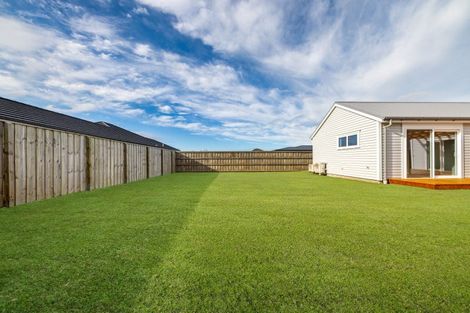 Photo of property in 27 Plover Avenue, Amberley, 7410