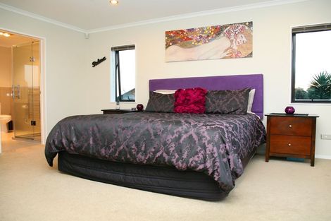Photo of property in 38 Ina Ville Drive, Pukekohe, 2120
