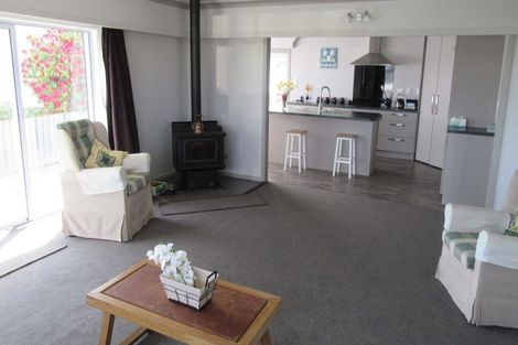 Photo of property in 30 Timaru Road, Waimate, 7924