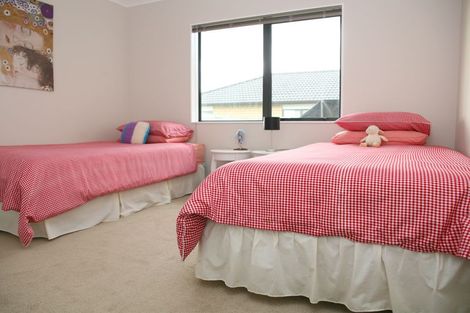 Photo of property in 38 Ina Ville Drive, Pukekohe, 2120