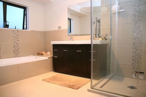 Photo of property in 38 Ina Ville Drive, Pukekohe, 2120