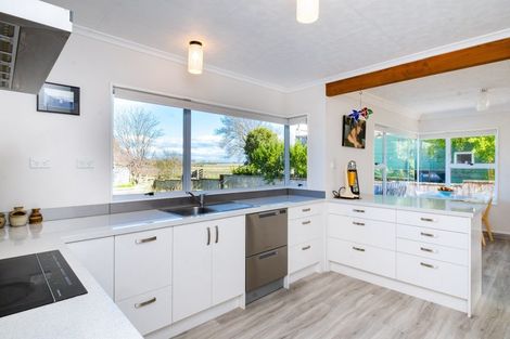 Photo of property in 60 Shrimpton Road, Haumoana, 4102