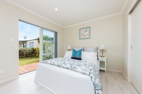 Photo of property in 14a Bishop Street, Green Bay, Auckland, 0604