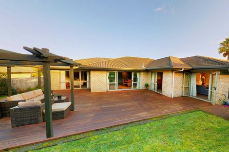 Photo of property in 10 Parkhaven Drive, Rosehill, Papakura, 2113