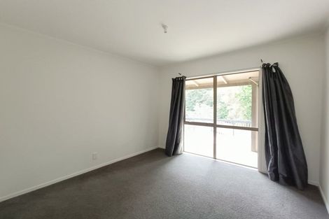 Photo of property in 14 Palmetto Place, Goodwood Heights, Auckland, 2105