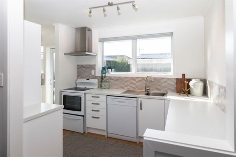 Photo of property in 19 Camelia Place, Islington, Christchurch, 8042