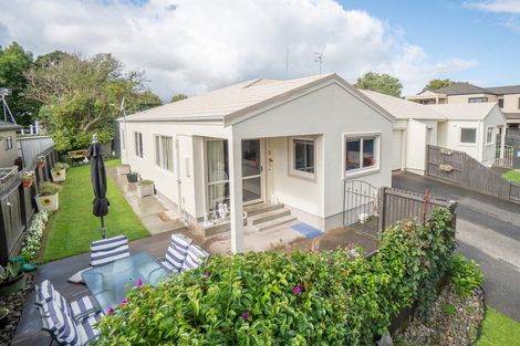 Photo of property in 4 Astrid Court, Awapuni, Palmerston North, 4412