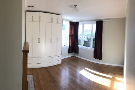 Photo of property in 8 Arimu Road, Papakura, 2110