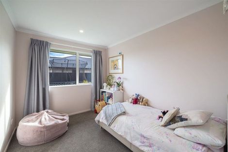 Photo of property in 39 Blue Jacket Drive, Halswell, Christchurch, 8025