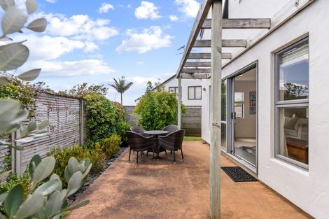 Photo of property in 3/64 Schnapper Rock Road, Schnapper Rock, Auckland, 0632