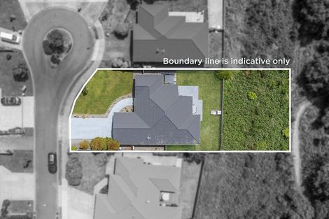 Photo of property in 10 Tararua Close, Aotea, Porirua, 5024