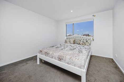 Photo of property in 42 Dignity Street, Papakura, 2110
