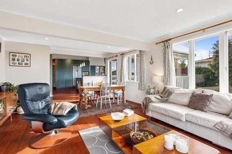 Photo of property in 21 Marae Road, Greenhithe, Auckland, 0632