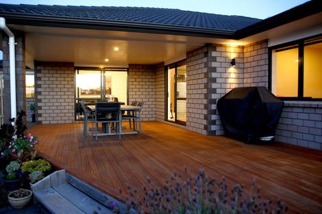 Photo of property in 38 Ina Ville Drive, Pukekohe, 2120