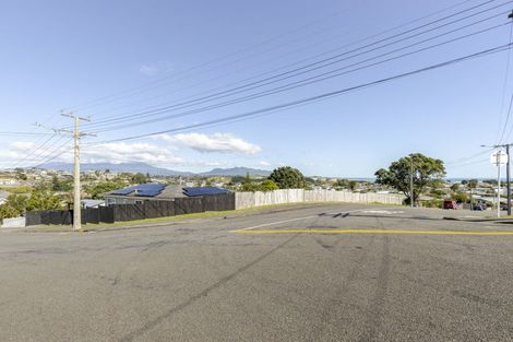 Photo of property in 5 Scott Street, Moturoa, New Plymouth, 4310
