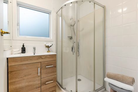 Photo of property in 2/14 Ashcraig Court, Torbay, Auckland, 0630