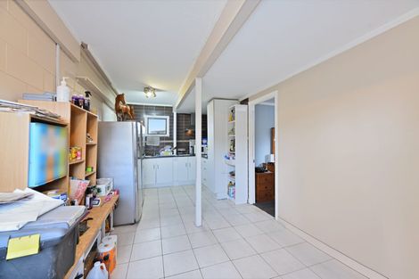 Photo of property in 4 Roberts Road, Te Atatu South, Auckland, 0610