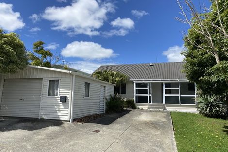 Photo of property in 24 Spencer Road, Pinehill, Auckland, 0632