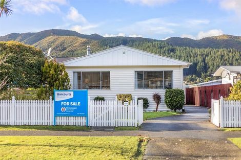 Photo of property in 236 Wellington Road, Wainuiomata, Lower Hutt, 5014