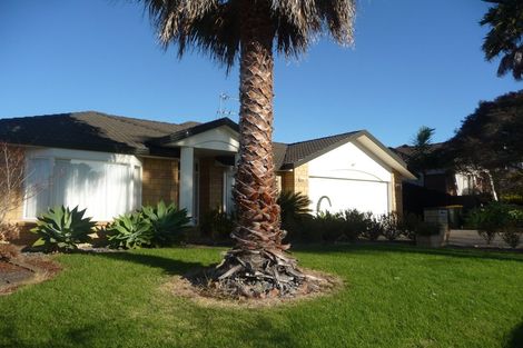 Photo of property in 4 Ballyroney Place, East Tamaki, Auckland, 2013