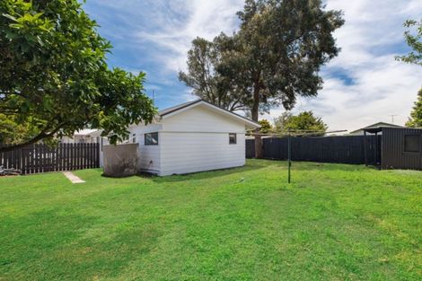 Photo of property in 2/3 Kent Road, Manurewa, Auckland, 2102