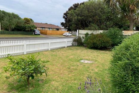 Photo of property in 38 Norfolk Crescent, Otaki Beach, Otaki, 5512