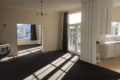 Photo of property in 174 Victoria Road, Saint Clair, Dunedin, 9012