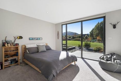 Photo of property in 14 Waimana Place, Wanaka, 9305