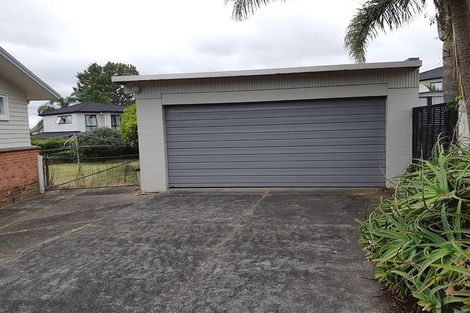 Photo of property in 28 Ussher Place, Pakuranga Heights, Auckland, 2010