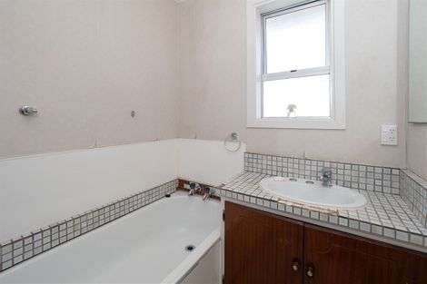 Photo of property in 100 Grove Street, Tinwald, Ashburton, 7700