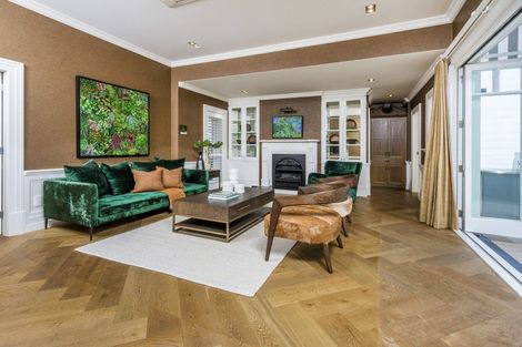 Photo of property in 33 Cheltenham Road, Devonport, Auckland, 0624