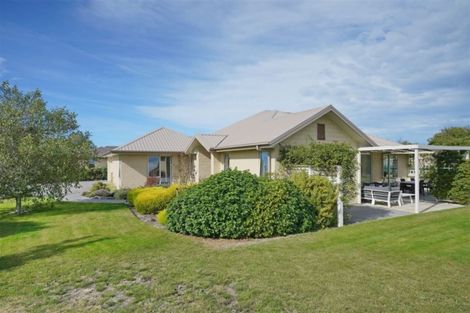 Photo of property in 14 Riverside Way, Amberley, 7410