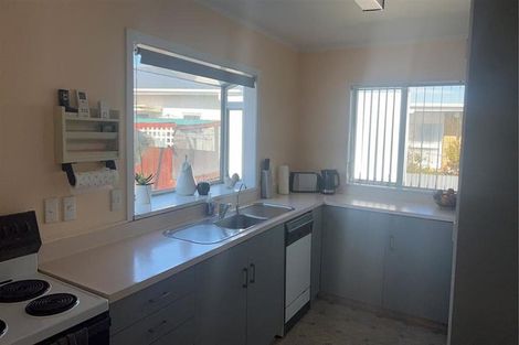 Photo of property in 2 Winslow Place, Levin, 5510