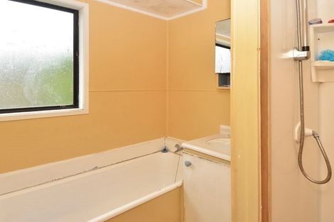 Photo of property in 6 Rako Place, Manurewa, Auckland, 2102