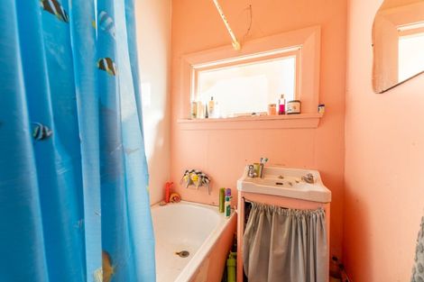 Photo of property in 20 Rhodes Street, Waimate, 7924