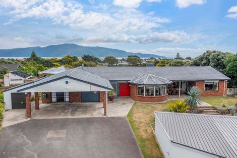 Photo of property in 109 Golf Road, Paraparaumu Beach, Paraparaumu, 5032