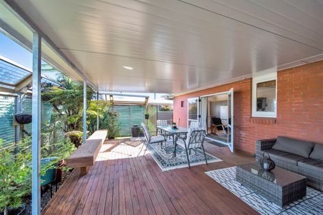 Photo of property in 35 Disraeli Street, Hawera, 4610