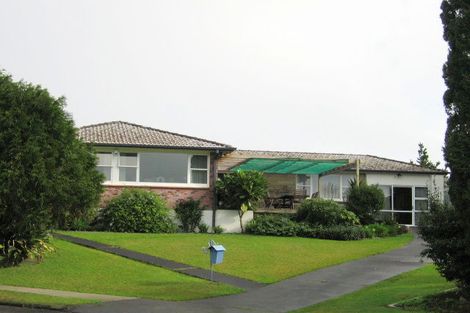 Photo of property in 13 Quibray Place, Botany Downs, Auckland, 2010