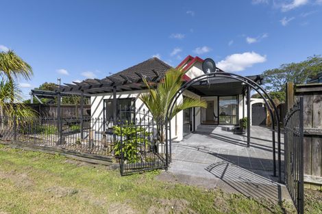 Photo of property in 1/16 Dalmahoy Place, Wattle Downs, Auckland, 2103