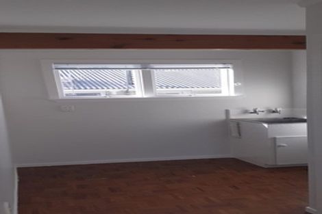 Photo of property in 33 Sturges Road, Henderson, Auckland, 0612