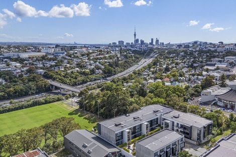 Photo of property in 305/8 Kingsland Terrace, Kingsland, Auckland, 1021