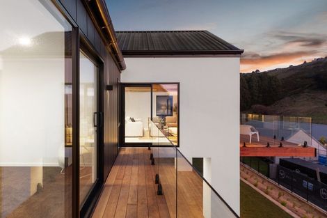 Photo of property in 10 Flowers Lane, Cracroft, Christchurch, 8022