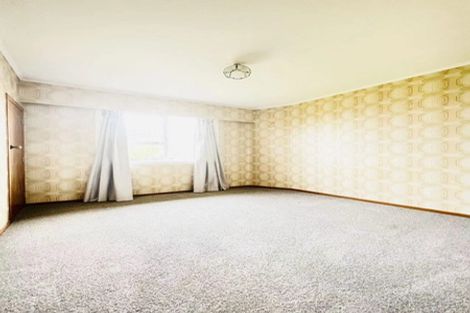 Photo of property in 68b Botany Road, Botany Downs, Auckland, 2010