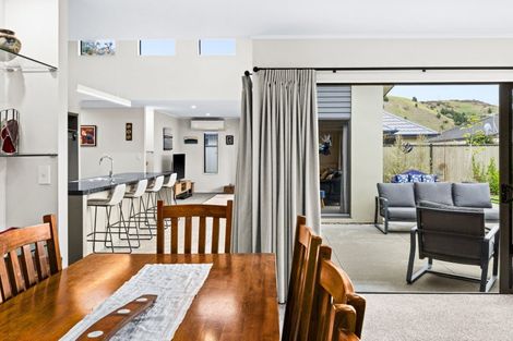 Photo of property in 27 Pinotage Drive, Greenmeadows, Napier, 4112