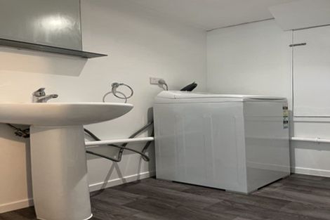 Photo of property in 9 William Souter Street, Forrest Hill, Auckland, 0620