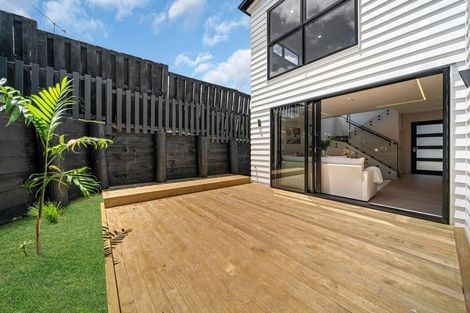 Photo of property in 7d Sirius Place, Botany Downs, Auckland, 2010
