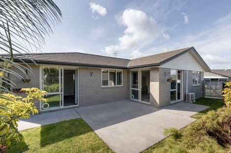 Photo of property in Waterview Estate, 57/4 Greystone Place, Omokoroa, 3114