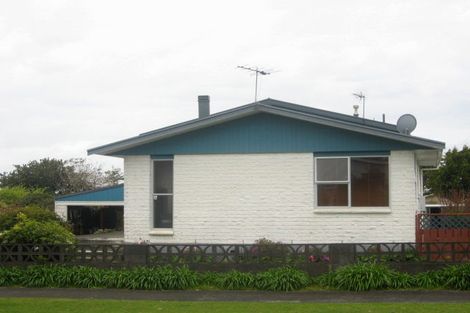 Photo of property in 2 Leon Place, Waitara, 4320