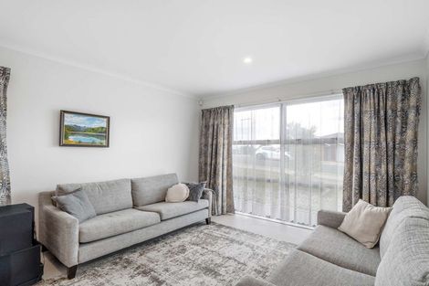 Photo of property in 3 Taikura Avenue, Red Beach, 0932