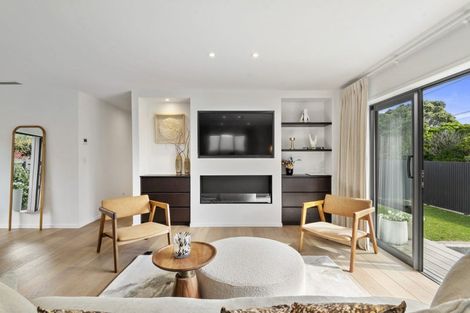 Photo of property in 2/2 Omana Road, Milford, Auckland, 0620